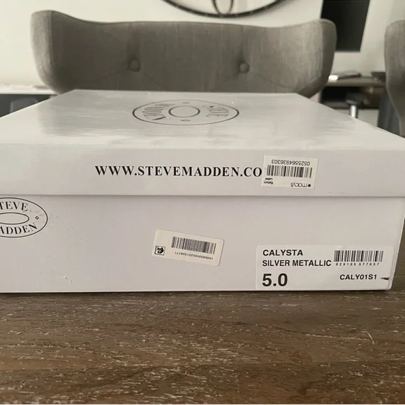 Women’s Steve Madden Calysta silver Metallic boots - Picture 5 of 6